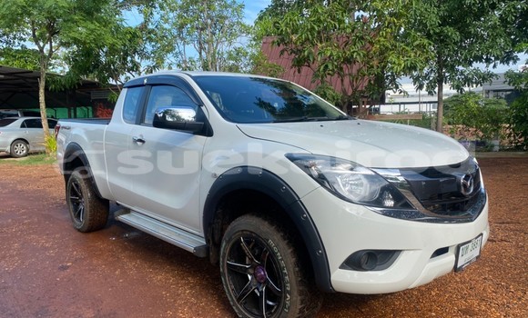 ซื้อ รถมือสอง Mazda BT-50 ขาว รถยนต์ ใน %{เมือง} ใน กรุงเทพมหานคร