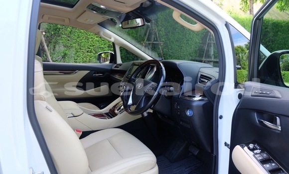 Buy Used Toyota Alphard White Car in Bangkok in Bangkok Buy Used Toyota Alphard White Car in Bangkok in Bangkok