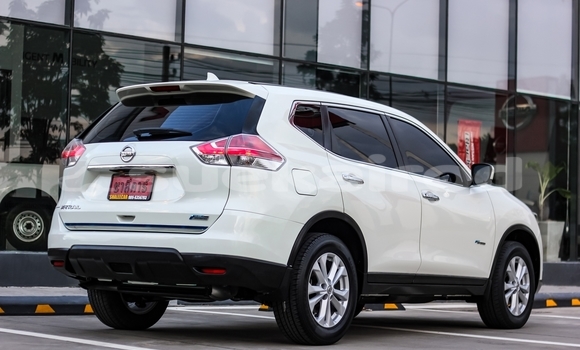 Buy Used Nissan X-Trail White Car in Chiang Mai in Chiang Mai Buy Used Nissan X-Trail White Car in Chiang Mai in Chiang Mai