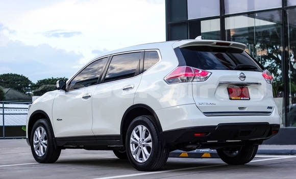 Buy Used Nissan X-Trail White Car in Chiang Mai in Chiang Mai Buy Used Nissan X-Trail White Car in Chiang Mai in Chiang Mai