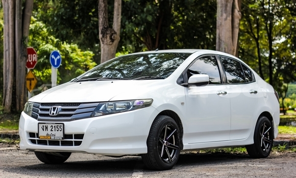 Buy Used Honda City White Car in Chiang Mai in Chiang Mai Buy Used Honda City White Car in Chiang Mai in Chiang Mai