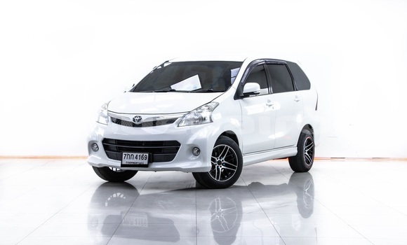 ซื้อ รถมือสอง Toyota Avanza ขาว รถยนต์ ใน %{เมือง} ใน กรุงเทพมหานคร