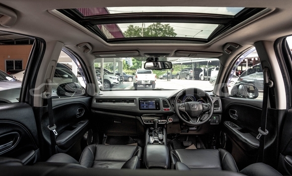 ซื้อ รถมือสอง Honda HR-V สีดำ รถยนต์ ใน %{เมือง} ใน กรุงเทพมหานคร ซื้อ รถมือสอง Honda HR-V สีดำ รถยนต์ ใน %{เมือง} ใน กรุงเทพมหานคร