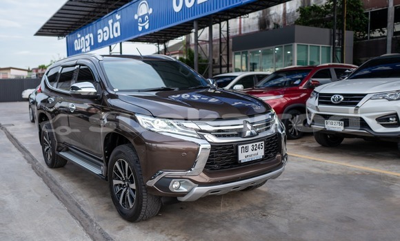ซื้อ รถมือสอง Mitsubishi Pajero สีน้ำตาล รถยนต์ ใน %{เมือง} ใน กรุงเทพมหานคร