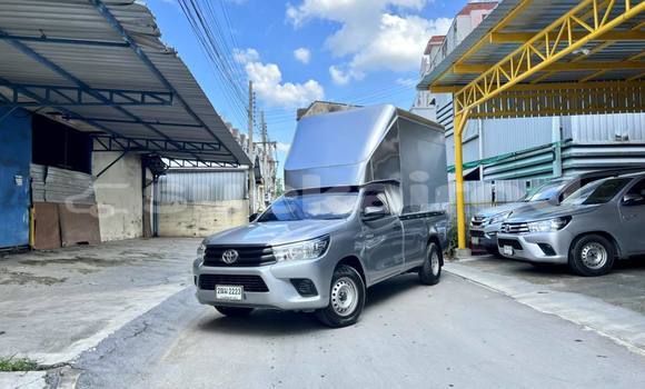 ซื้อ รถมือสอง Toyota Hiluxe Revo เงิน รถยนต์ ใน %{เมือง} ใน กรุงเทพมหานคร