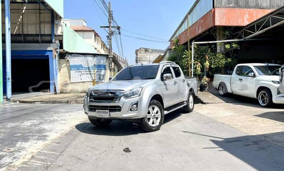 ซื้อ รถมือสอง Isuzu D-Max เงิน รถยนต์ ใน %{เมือง} ใน กรุงเทพมหานคร