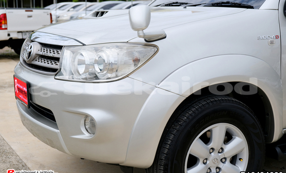 Buy Used Toyota Fortuner Silver Car in Bangkok in Bangkok Buy Used Toyota Fortuner Silver Car in Bangkok in Bangkok