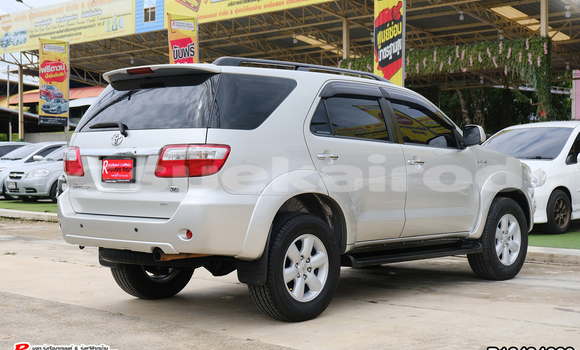 Buy Used Toyota Fortuner Silver Car in Bangkok in Bangkok Buy Used Toyota Fortuner Silver Car in Bangkok in Bangkok