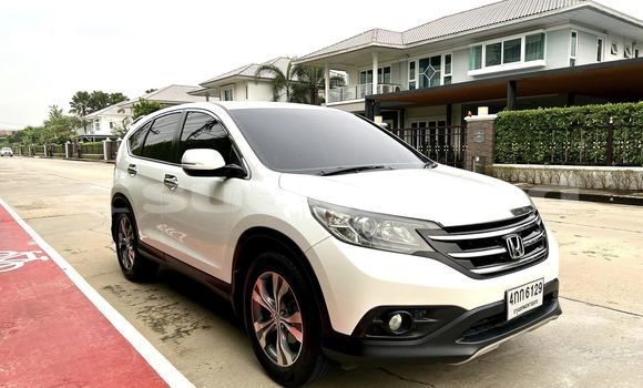 Buy Used Honda CR-V White Car in Bangkok in Bangkok