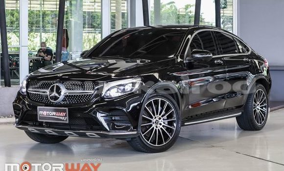 ซื้อ รถมือสอง Mercedes-Benz GLC 250D สีดำ รถยนต์ ใน %{เมือง} ใน กรุงเทพมหานคร