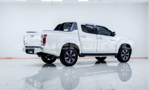 ซื้อ รถมือสอง Isuzu D-Max ขาว รถยนต์ ใน %{เมือง} ใน กรุงเทพมหานคร ซื้อ รถมือสอง Isuzu D-Max ขาว รถยนต์ ใน %{เมือง} ใน กรุงเทพมหานคร