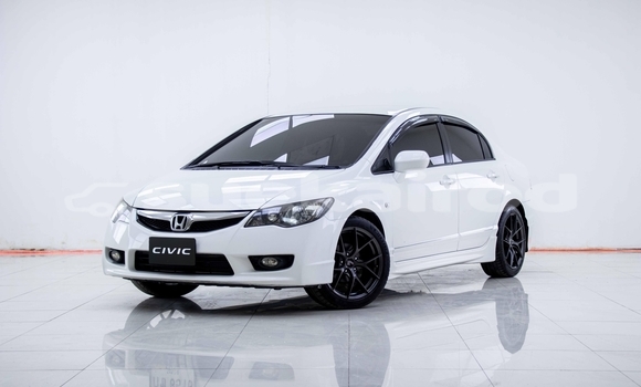 ซื้อ รถมือสอง Honda Civic ขาว รถยนต์ ใน %{เมือง} ใน กรุงเทพมหานคร