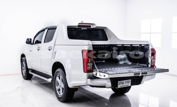 ซื้อ รถมือสอง Isuzu D–MAX ขาว รถยนต์ ใน %{เมือง} ใน กรุงเทพมหานคร ซื้อ รถมือสอง Isuzu D–MAX ขาว รถยนต์ ใน %{เมือง} ใน กรุงเทพมหานคร