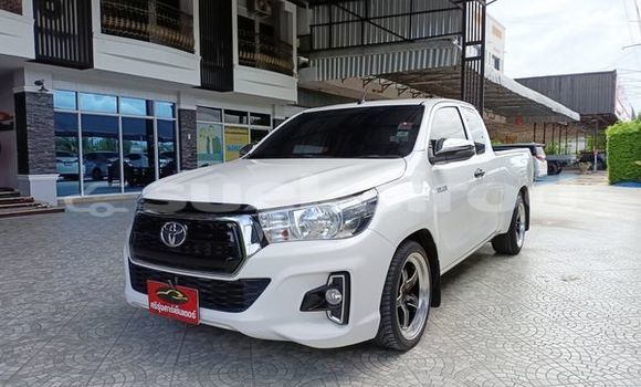 Buy Used Toyota Hiluxe Revo White Car in Yasothon in Yasothon
