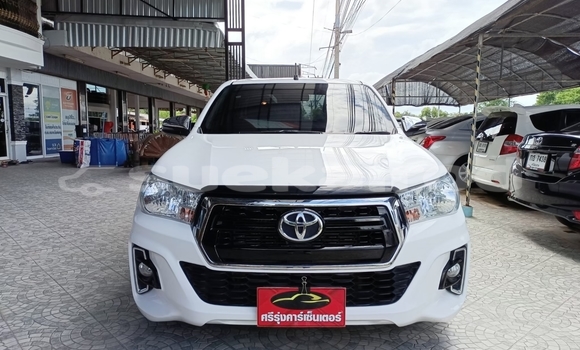 Buy Used Toyota Hiluxe Revo White Car in Yasothon in Yasothon Buy Used Toyota Hiluxe Revo White Car in Yasothon in Yasothon