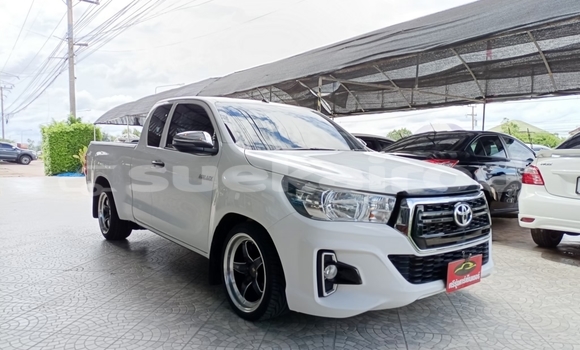 Buy Used Toyota Hiluxe Revo White Car in Yasothon in Yasothon Buy Used Toyota Hiluxe Revo White Car in Yasothon in Yasothon