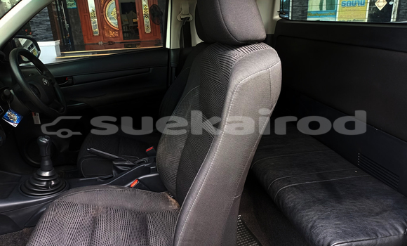 Buy Used Toyota Hiluxe Revo White Car in Yasothon in Yasothon Buy Used Toyota Hiluxe Revo White Car in Yasothon in Yasothon