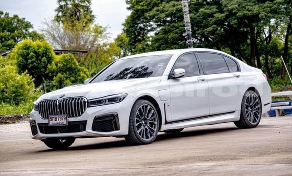 Buy Used BMW 7-Series White Car in Bangkok in Bangkok