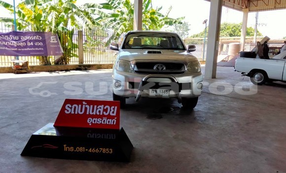 Buy Used Toyota Hiluxe VIGO Brown Car in Bangkok in Bangkok