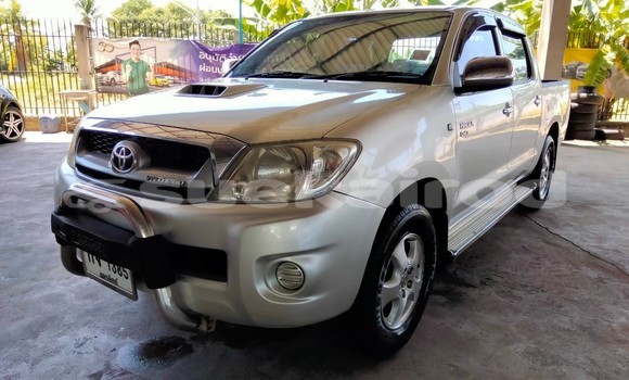 Buy Used Toyota Hiluxe VIGO Brown Car in Bangkok in Bangkok Buy Used Toyota Hiluxe VIGO Brown Car in Bangkok in Bangkok