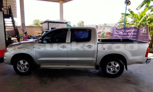 Buy Used Toyota Hiluxe VIGO Brown Car in Bangkok in Bangkok Buy Used Toyota Hiluxe VIGO Brown Car in Bangkok in Bangkok