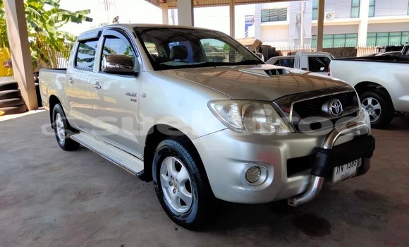 Buy Used Toyota Hiluxe VIGO Brown Car in Bangkok in Bangkok Buy Used Toyota Hiluxe VIGO Brown Car in Bangkok in Bangkok