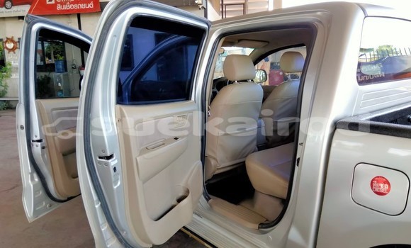 Buy Used Toyota Hiluxe VIGO Brown Car in Bangkok in Bangkok Buy Used Toyota Hiluxe VIGO Brown Car in Bangkok in Bangkok