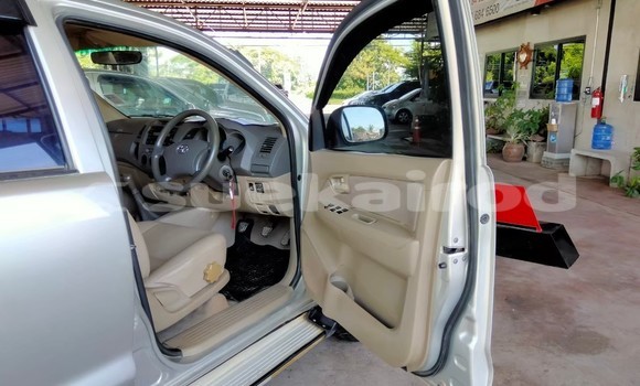 Buy Used Toyota Hiluxe VIGO Brown Car in Bangkok in Bangkok Buy Used Toyota Hiluxe VIGO Brown Car in Bangkok in Bangkok