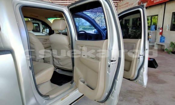 Buy Used Toyota Hiluxe VIGO Brown Car in Bangkok in Bangkok Buy Used Toyota Hiluxe VIGO Brown Car in Bangkok in Bangkok
