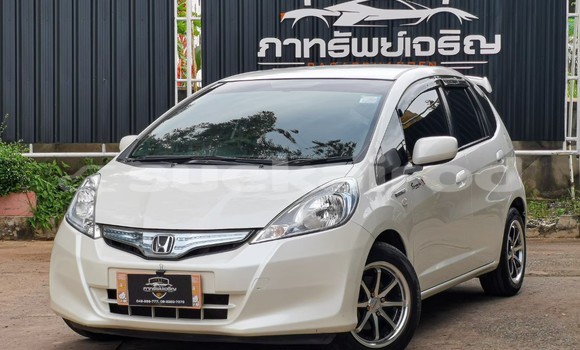 Buy Used Honda Jazz White Car in Nakhon Phanom in Nakhon Pathom