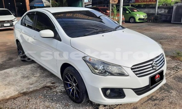 ซื้อ รถมือสอง Suzuki Ciaz ขาว รถยนต์ ใน %{เมือง} ใน สงขลา