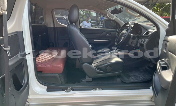 Buy Used Mitsubishi Triton White Car in Songkhla in Songkhla Buy Used Mitsubishi Triton White Car in Songkhla in Songkhla