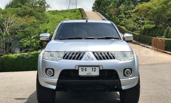 ซื้อ รถมือสอง Mitsubishi Pajero Sport เงิน รถยนต์ ใน %{เมือง} ใน กรุงเทพมหานคร ซื้อ รถมือสอง Mitsubishi Pajero Sport เงิน รถยนต์ ใน %{เมือง} ใน กรุงเทพมหานคร