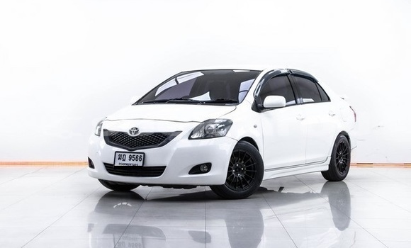 ซื้อ รถมือสอง Toyota Corolla ขาว รถยนต์ ใน %{เมือง} ใน กรุงเทพมหานคร