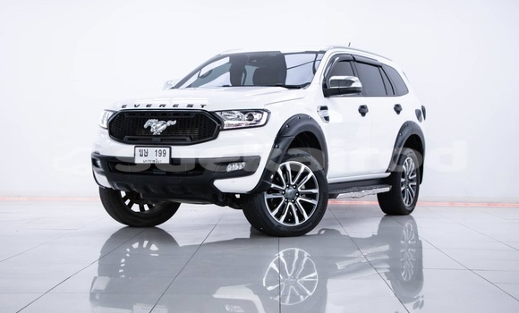 Buy Used Ford Everest White Car in Bangkok in Bangkok