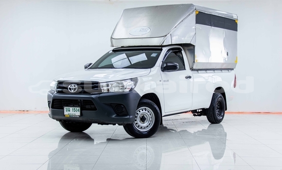 Buy Used Toyota Hiluxe Revo White Car in Bangkok in Bangkok