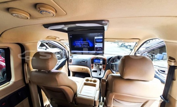 Buy Used Hyundai H1 Brown Car in Bangkok in Bangkok Buy Used Hyundai H1 Brown Car in Bangkok in Bangkok