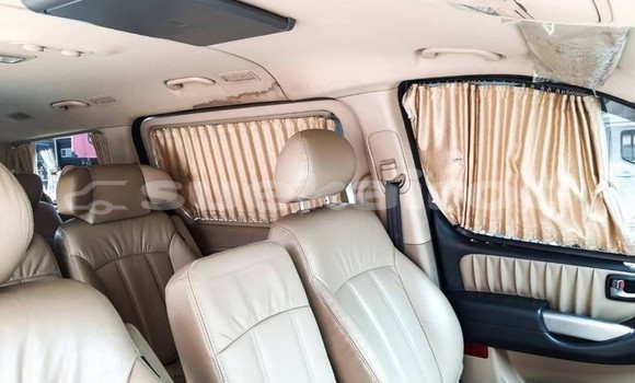 Buy Used Hyundai H1 Brown Car in Bangkok in Bangkok Buy Used Hyundai H1 Brown Car in Bangkok in Bangkok