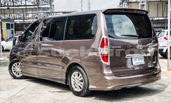 Buy Used Hyundai H1 Brown Car in Bangkok in Bangkok Buy Used Hyundai H1 Brown Car in Bangkok in Bangkok