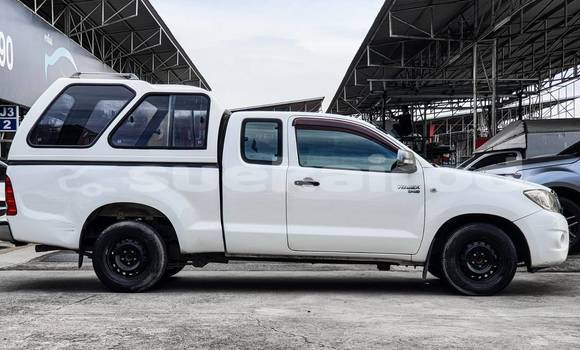 Buy Used Toyota Hiluxe VIGO White Car in Bangkok in Bangkok Buy Used Toyota Hiluxe VIGO White Car in Bangkok in Bangkok