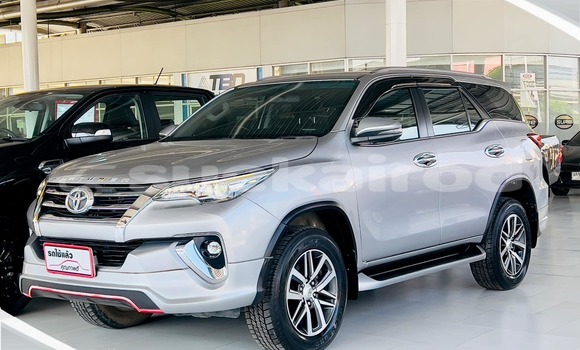 ซื้อ รถมือสอง Toyota Fortuner อื่น ๆ รถยนต์ ใน %{เมือง} ใน กรุงเทพมหานคร