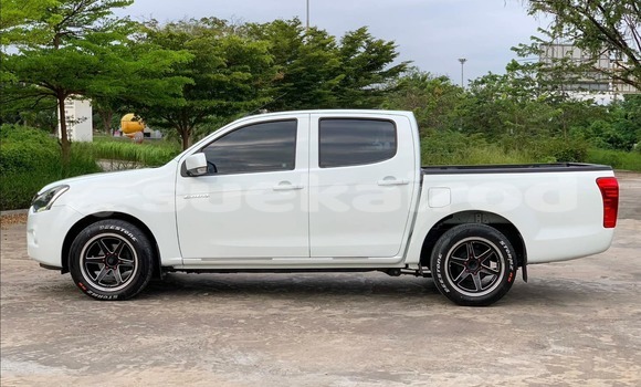 Buy Used Isuzu D-Max White Car in Bangkok in Bangkok Buy Used Isuzu D-Max White Car in Bangkok in Bangkok