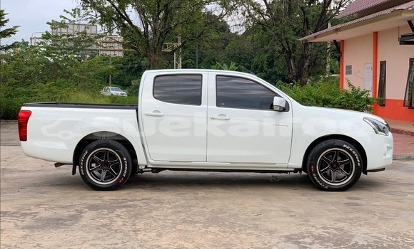 Buy Used Isuzu D-Max White Car in Bangkok in Bangkok Buy Used Isuzu D-Max White Car in Bangkok in Bangkok