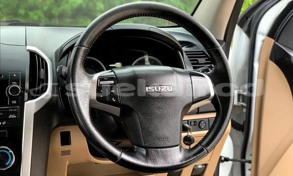 Buy Used Isuzu D-Max White Car in Bangkok in Bangkok Buy Used Isuzu D-Max White Car in Bangkok in Bangkok