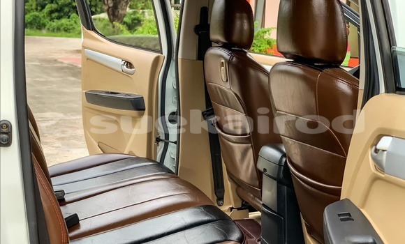 Buy Used Isuzu D-Max White Car in Bangkok in Bangkok Buy Used Isuzu D-Max White Car in Bangkok in Bangkok