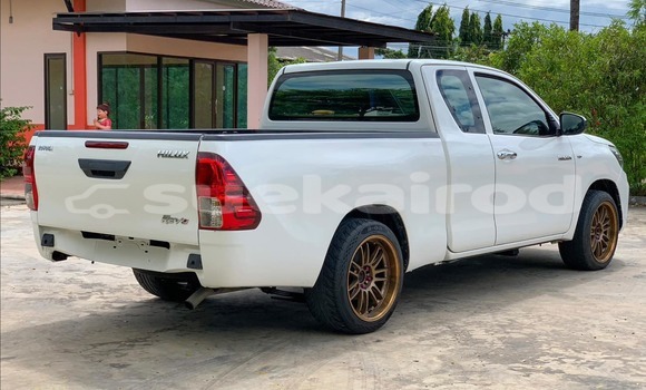 Buy Used Toyota Hiluxe Revo White Car in Bangkok in Bangkok Buy Used Toyota Hiluxe Revo White Car in Bangkok in Bangkok