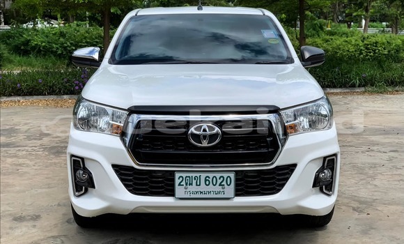 Buy Used Toyota Hiluxe Revo White Car in Bangkok in Bangkok Buy Used Toyota Hiluxe Revo White Car in Bangkok in Bangkok