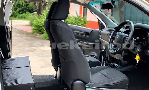 Buy Used Toyota Hiluxe Revo White Car in Bangkok in Bangkok Buy Used Toyota Hiluxe Revo White Car in Bangkok in Bangkok