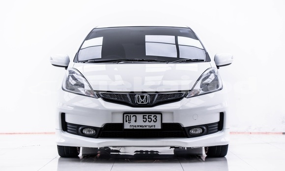 Buy Used Honda Jazz White Car in Bangkok in Bangkok Buy Used Honda Jazz White Car in Bangkok in Bangkok