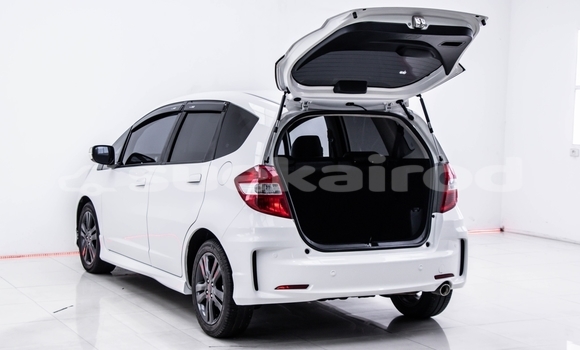 Buy Used Honda Jazz White Car in Bangkok in Bangkok Buy Used Honda Jazz White Car in Bangkok in Bangkok